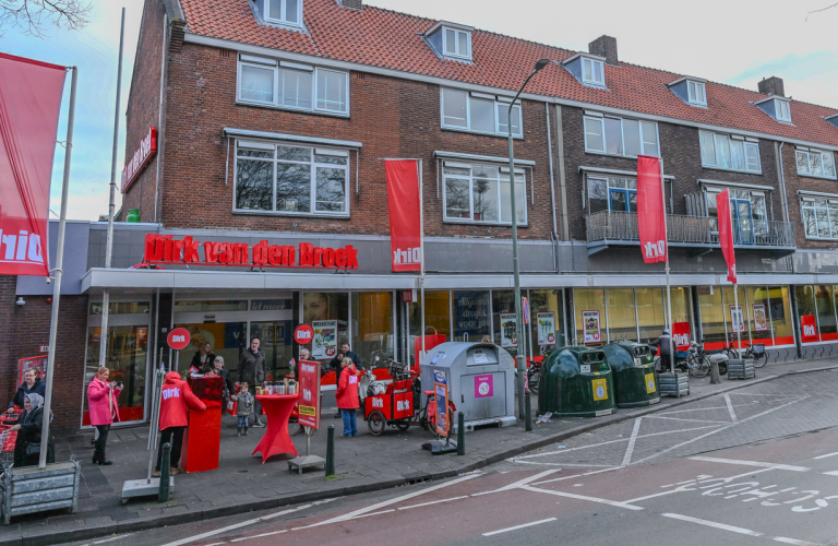 Vernieuwde Dirk Brouwersdijk Dordrecht feestelijk heropend