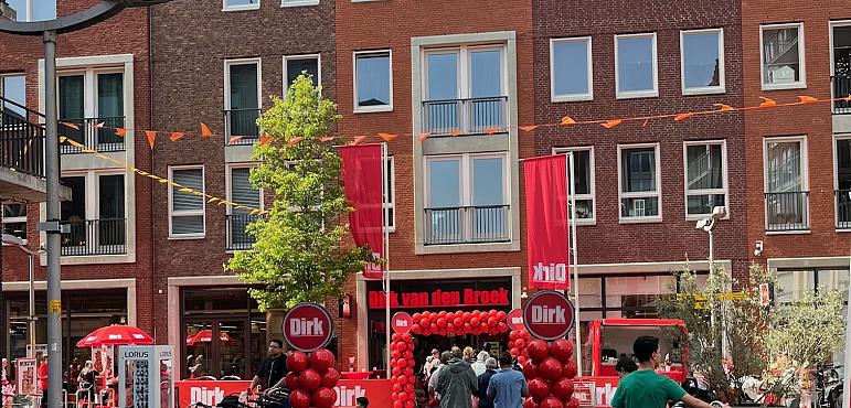 Dirk opent een nieuwe winkel in Waddinxveen