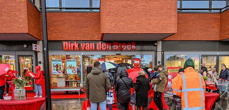 Vernieuwde Dirk Hendrik-Ido-Ambacht feestelijk heropend