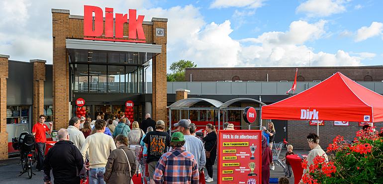 Vernieuwde Dirk Visserijkade Katwijk heropend