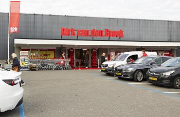Vernieuwde Dirk Apeldoorn Kanaal Noord weer open na verbouwing